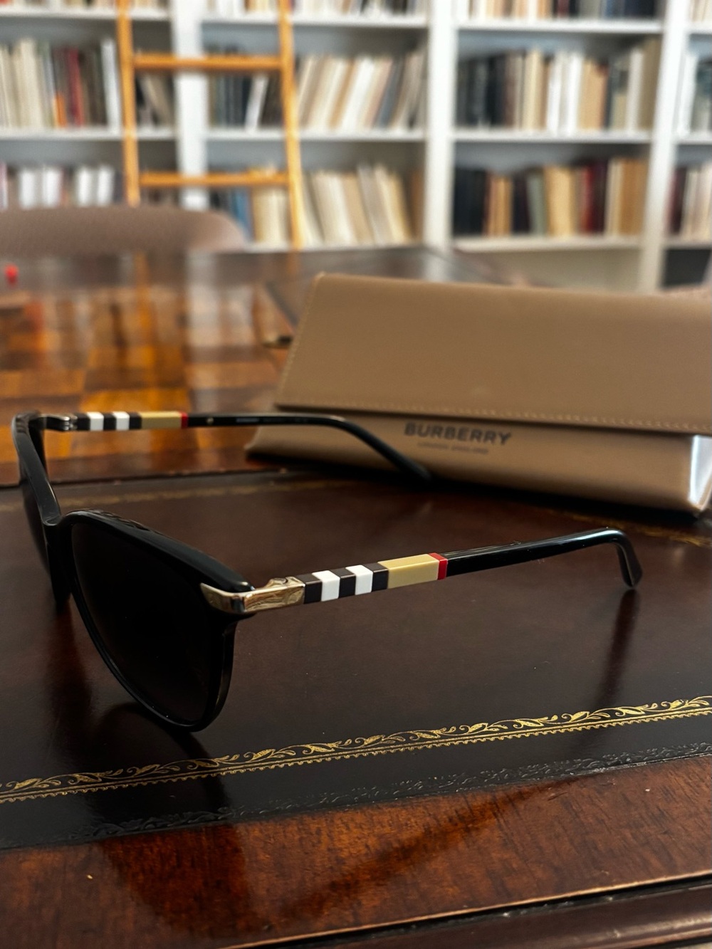 Burberry Black BE4216 Sunglasses - Picture 2 of 6